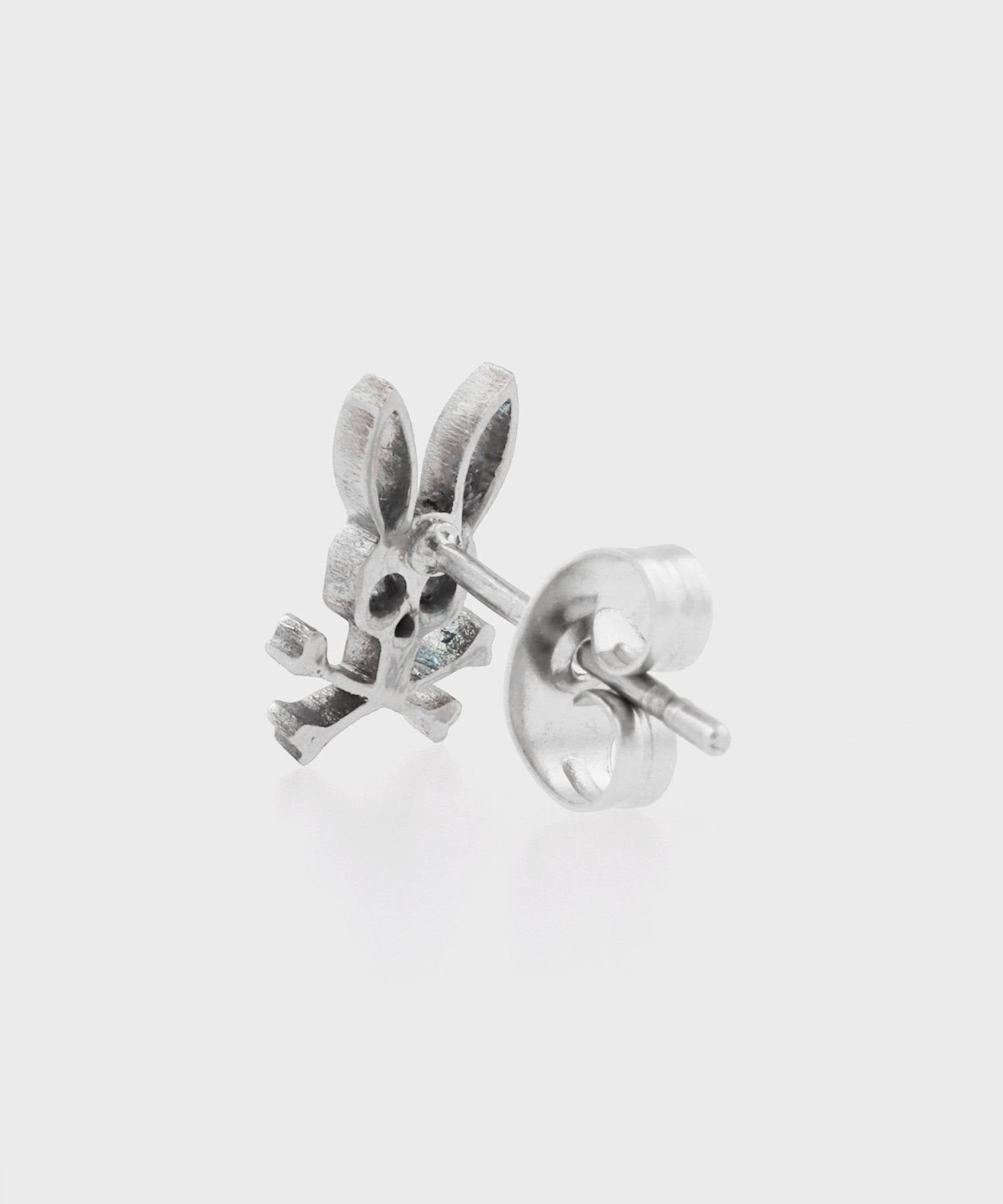 ピアス