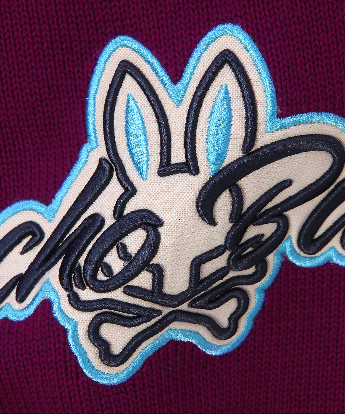 Motif embroidery pullover knit hoodie