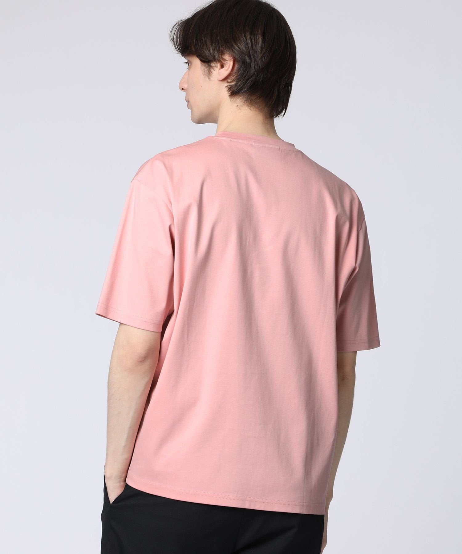 T-shirts & cut-sews