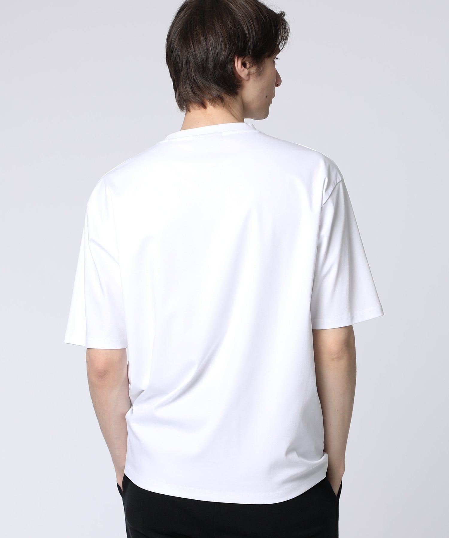 T-shirts & cut-sews