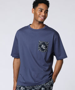 Original bandana pattern relaxed pocket T-shirt