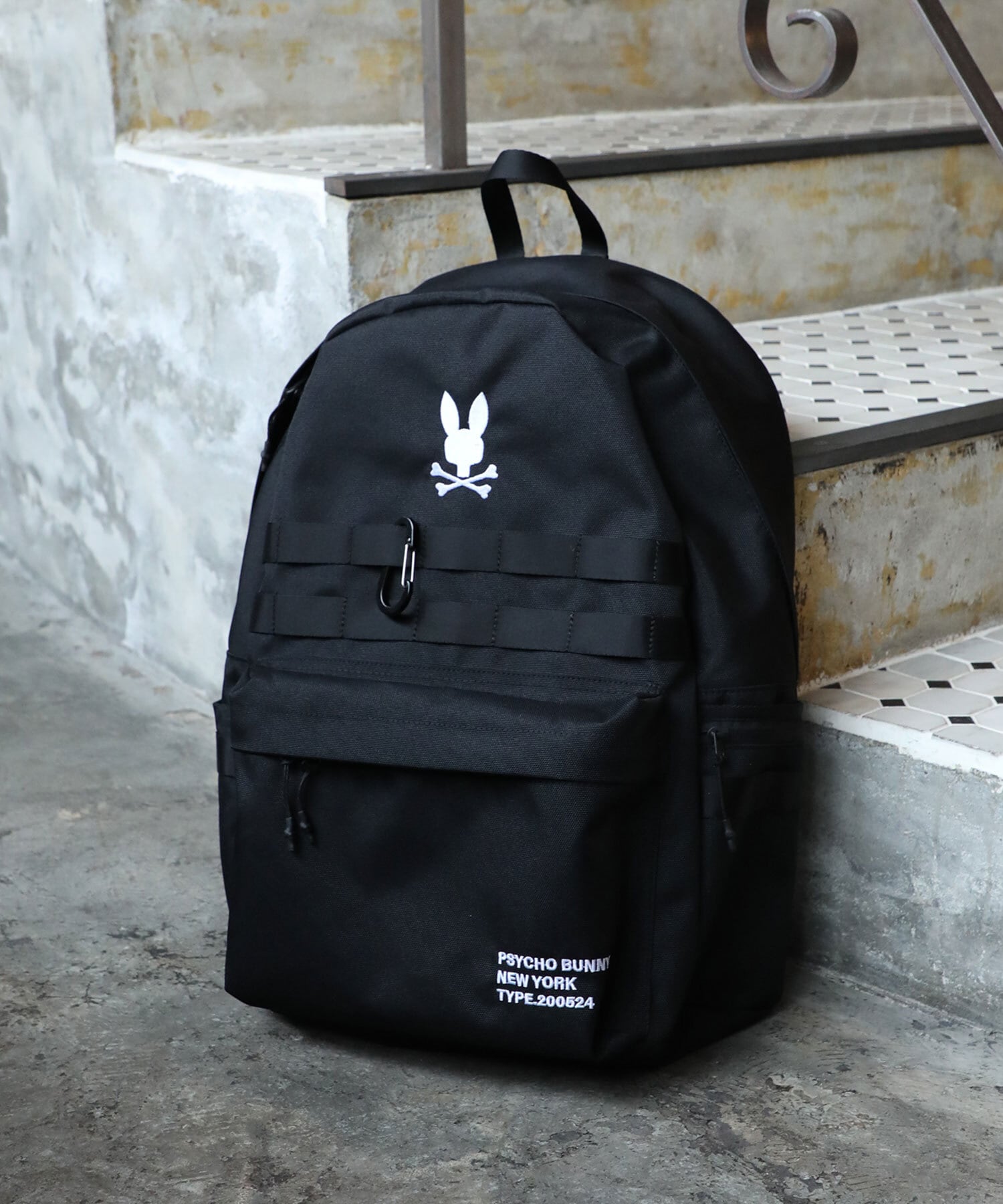 Psycho Bunny - coco 中古 サイコバニー Psycho Bunny リュック・デイパック ホワイト 白 ロッカーバッグ シンプル Psycho Bunny サイコバニー WIT バックパック PBMG7SA1 : ゴルフ