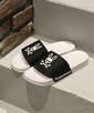 エンボスロゴ シャワーサンダル