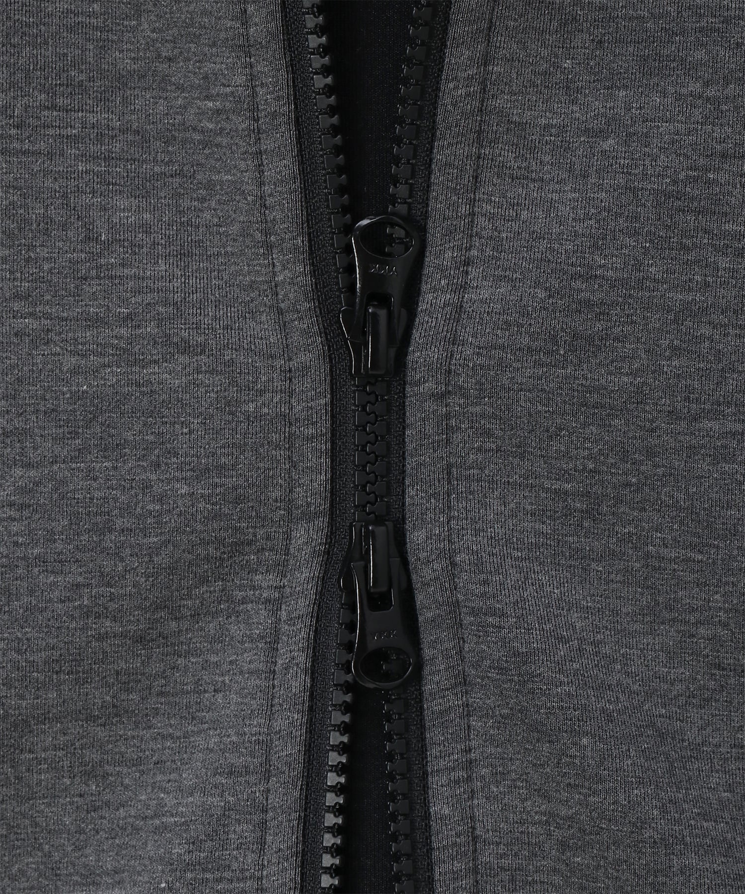 WEB限定]ダンボール サイドロゴワイドジップパーカ｜Psycho Bunny