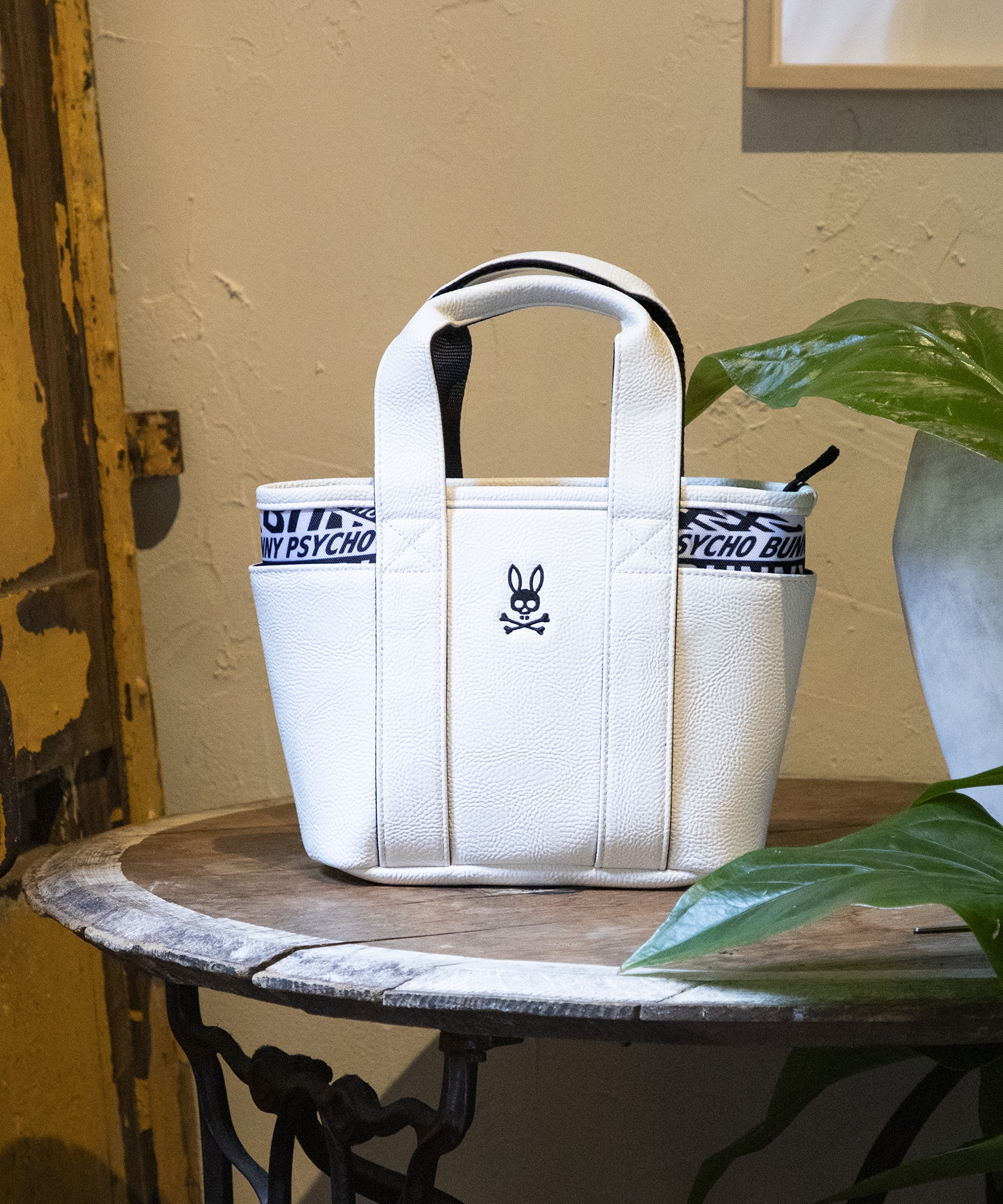 PSYCHO BUNNY ラウンドバッグ ホワイト/ブラック LWG ラウンドバッグ(ラウンドバッグ)|PSYCHO BUNNY(サイコバニー