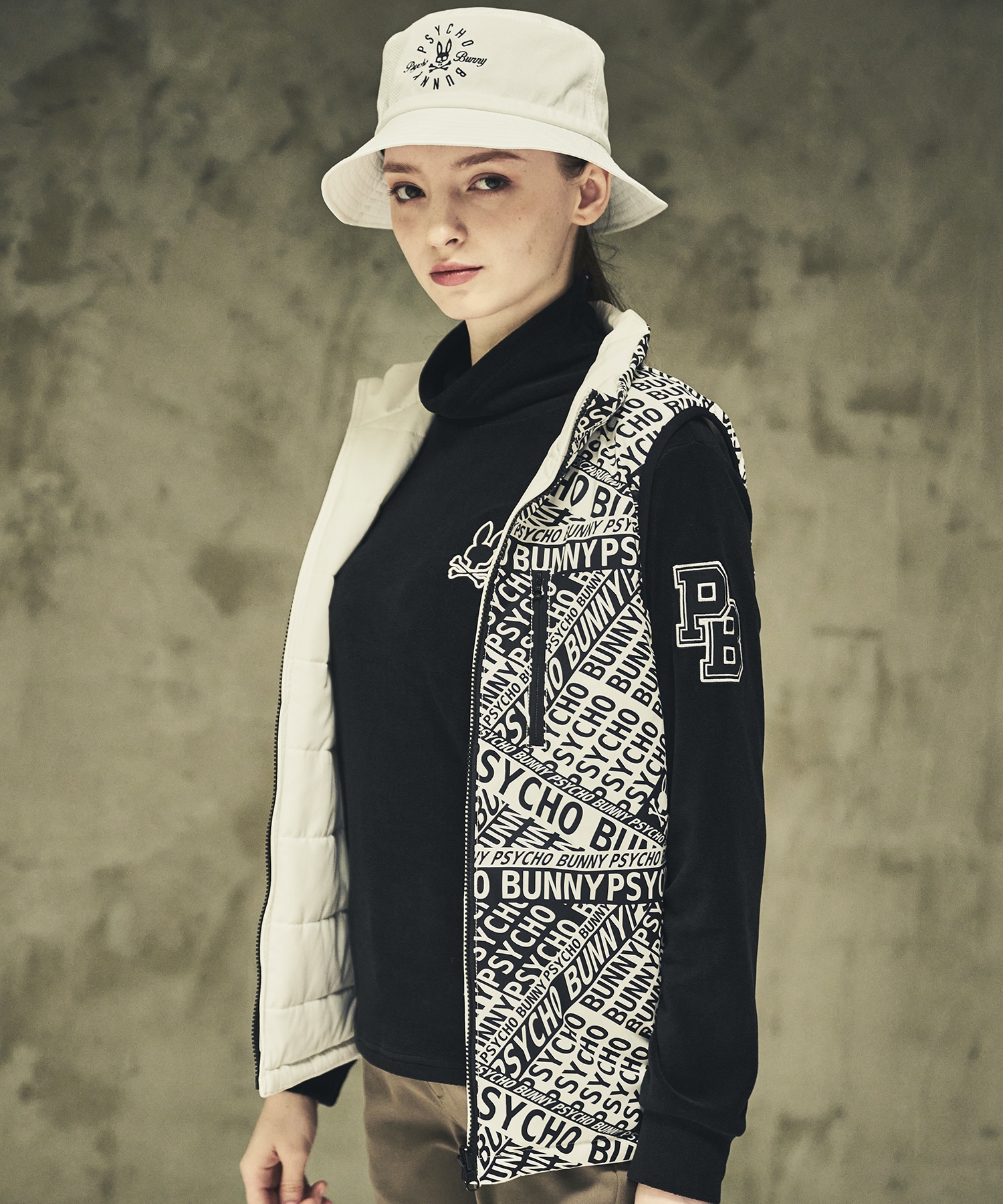 GOLF][WOMEN]総柄フォントロゴリバーシブルベスト｜Psycho Bunny