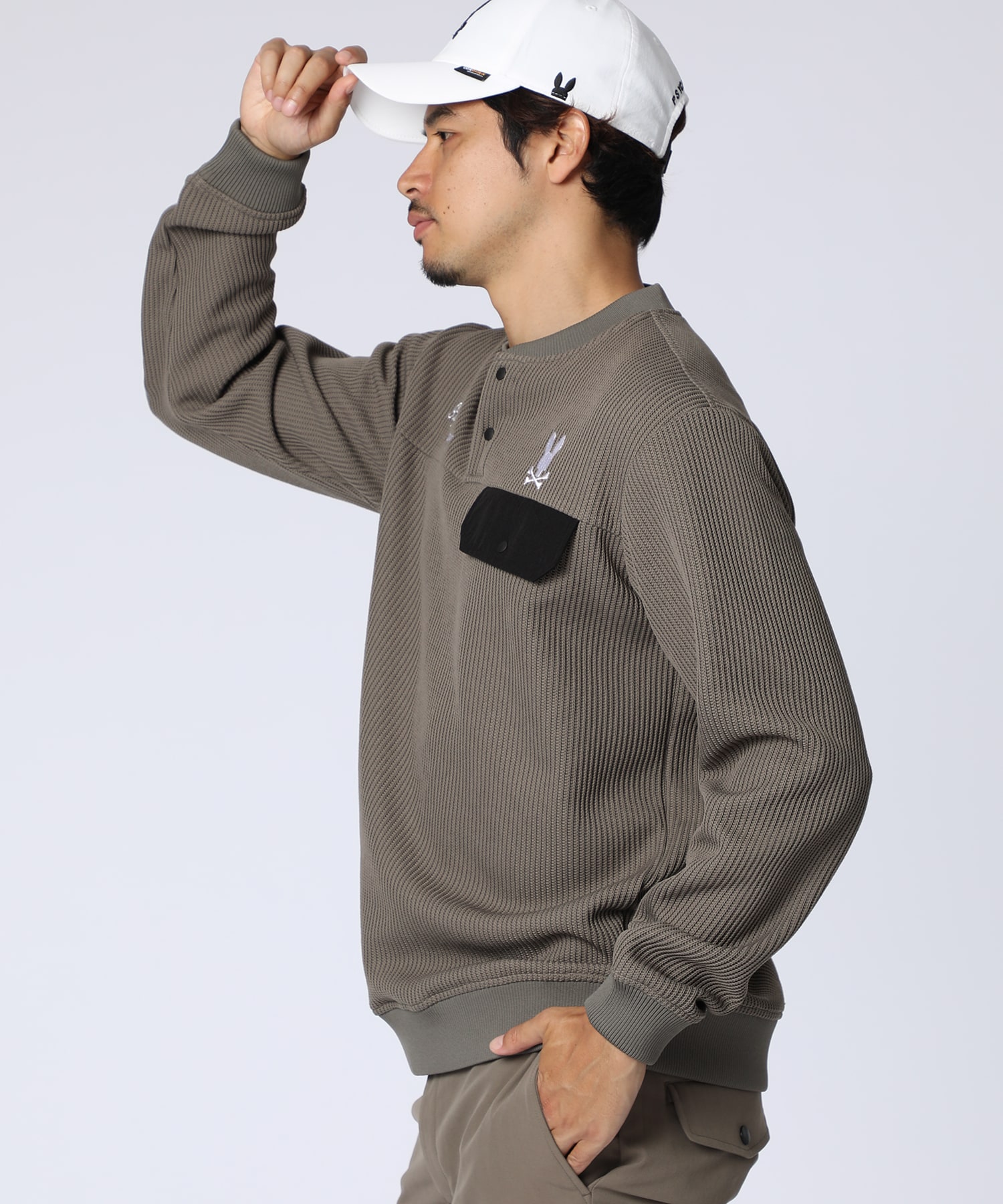 GOLF]モダングラフィック ヘンリーネックニットジャージ｜Psycho Bunny