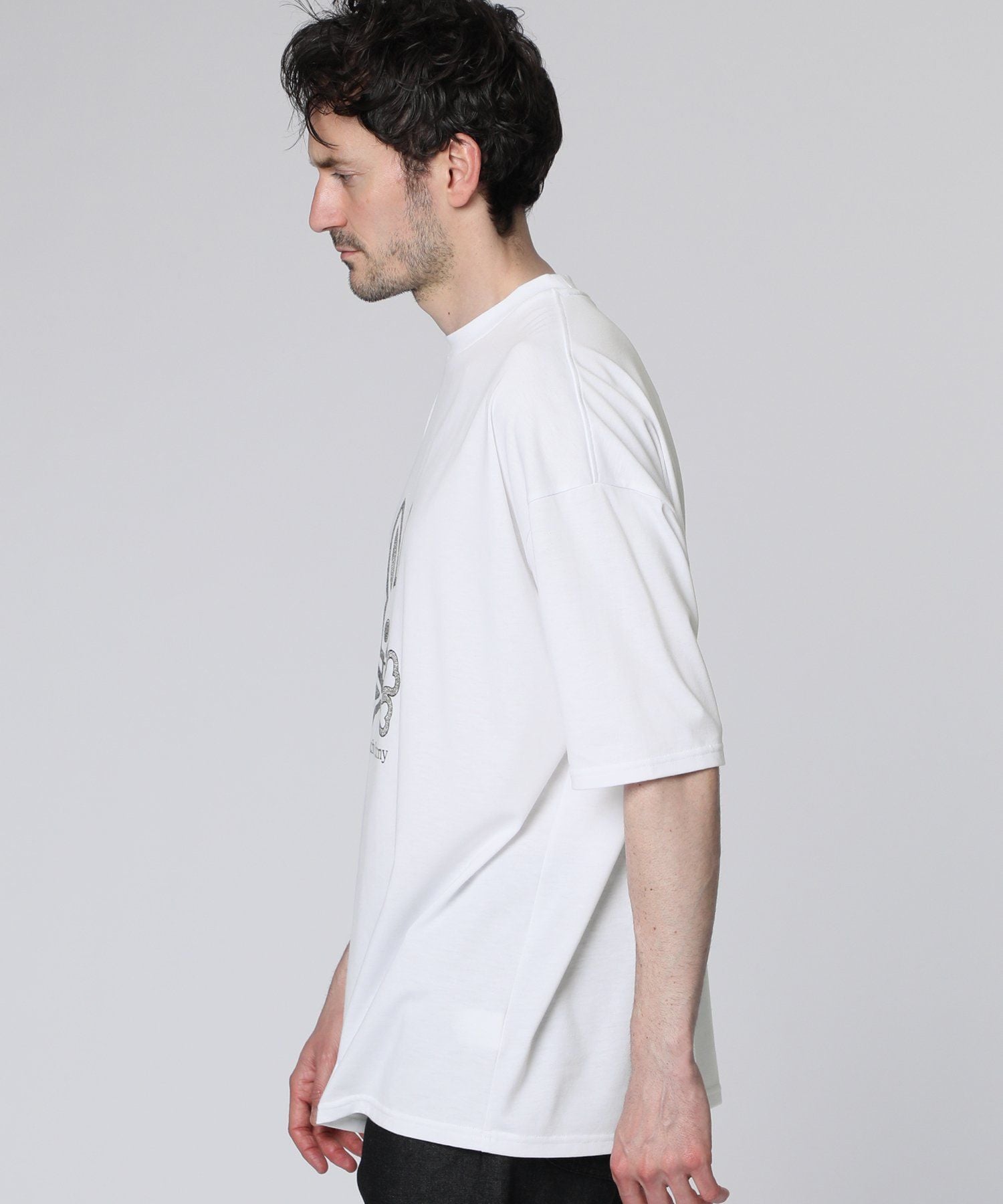 WEB限定]ハンドライトロゴ ワイドリラックス Tシャツ｜Psycho Bunny