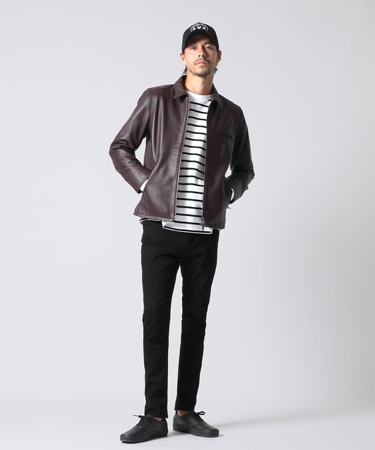 スキニーフィット ブラックジーンズ