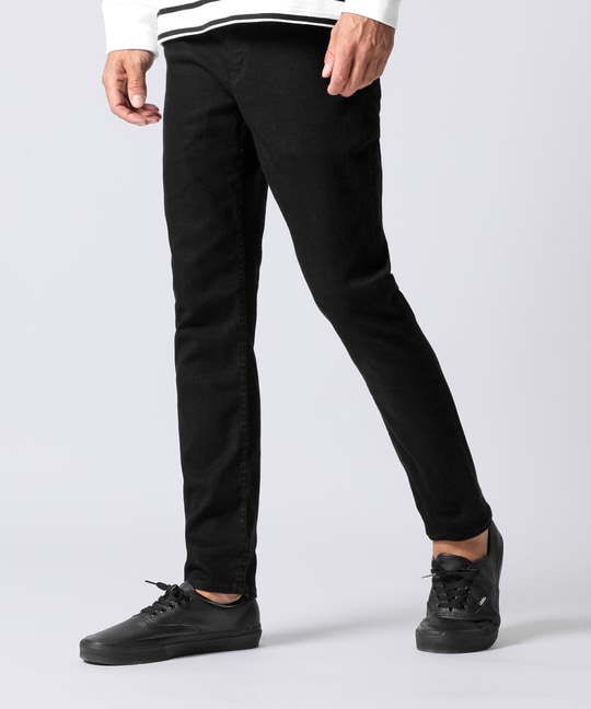 スキニーフィット ブラックジーンズ