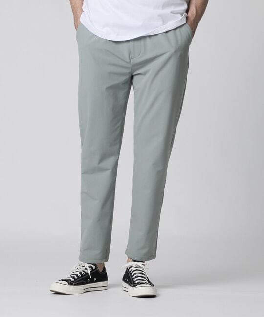 Think Fit ストレッチ テーパードパンツ