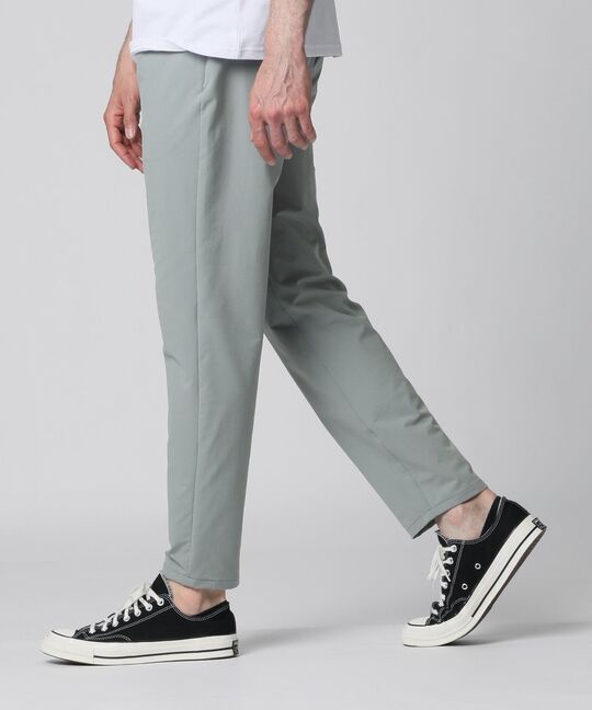 Think Fit ストレッチ テーパードパンツ