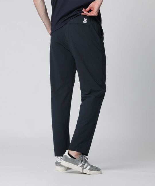 Think Fit ストレッチ テーパードパンツ