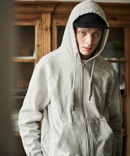 エンブロイダリーロゴパターン ジップパーカ