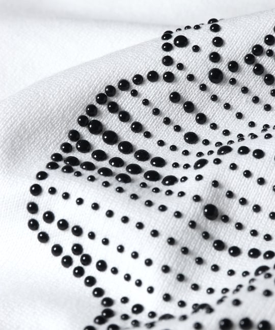 スタッズバニーロングスリーブTシャツ