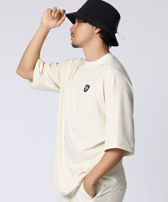 [WEB限定]3Dラバーエンブレム リラックスフィット7分丈モックネックTシャツ