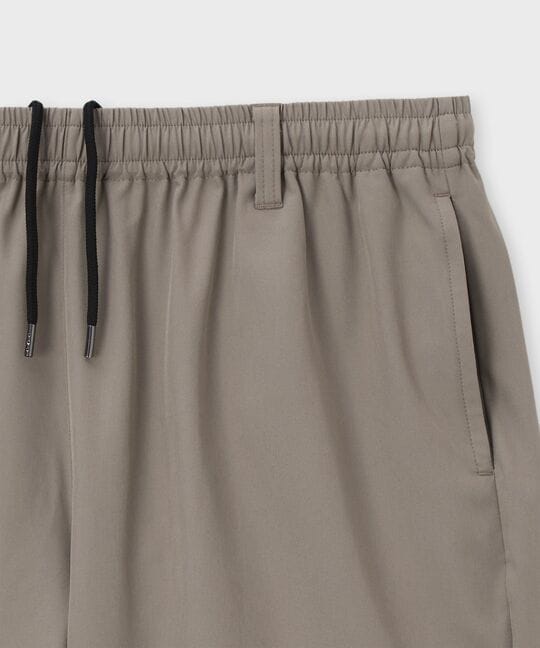 [WEB限定]リラックスフィット ロゴショートパンツ