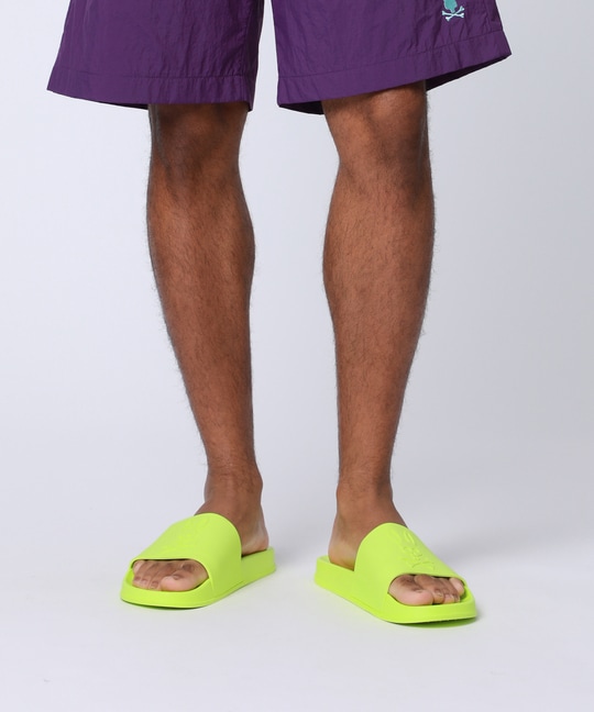 エンボスネオンカラーロゴ  シャワーサンダル