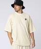 [WEB限定]3Dラバーエンブレム リラックスフィット7分丈モックネックTシャツ