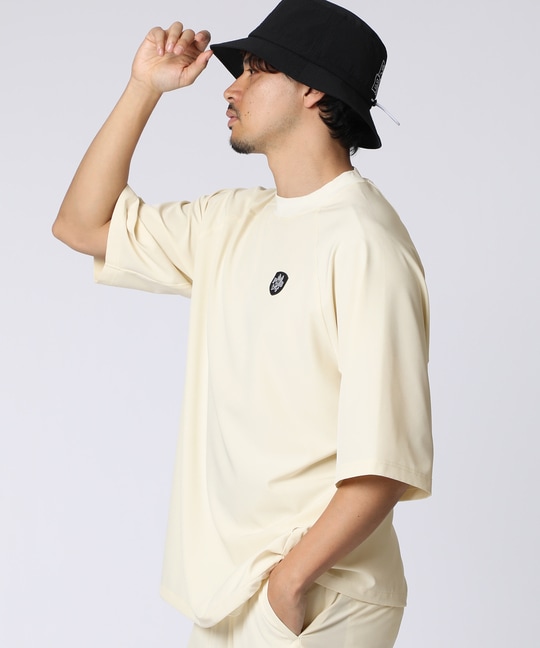 [WEB限定]3Dラバーエンブレム リラックスフィット7分丈モックネックTシャツ