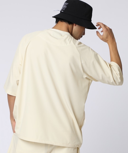 [WEB限定]3Dラバーエンブレム リラックスフィット7分丈モックネックTシャツ